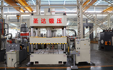 如何選擇定制200噸四柱液壓機？